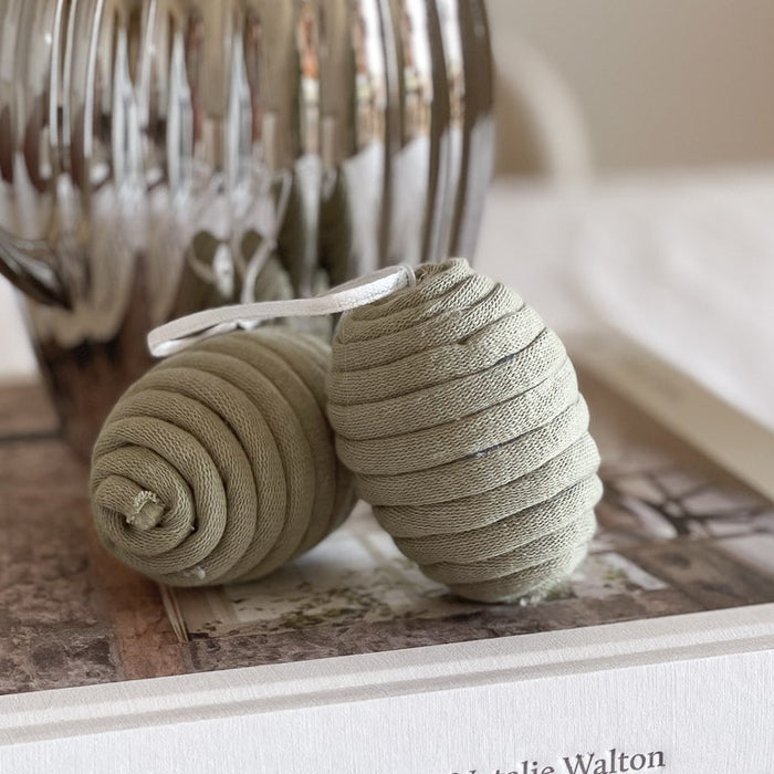 DIY Ostereier mit Wolle verzieren: Minimalistisch, schlichter und nordischer Stil für die Osterdeko