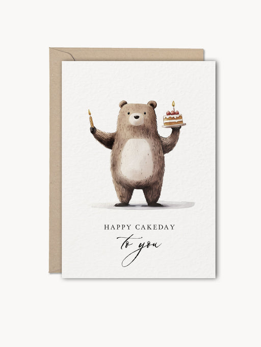 Grußkarte „Happy Cakeday“ mit Aquarell-Bär und Geburtstagskuchen, DIN A6, inkl. Kraftpapierumschlag – perfekte Karte zum Geburtstag