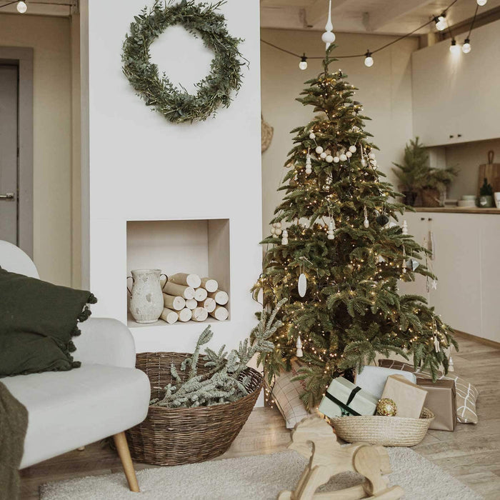Gemütliche Weihnachtszeit mit Weihnachtsstimmung im Wohnzimmer