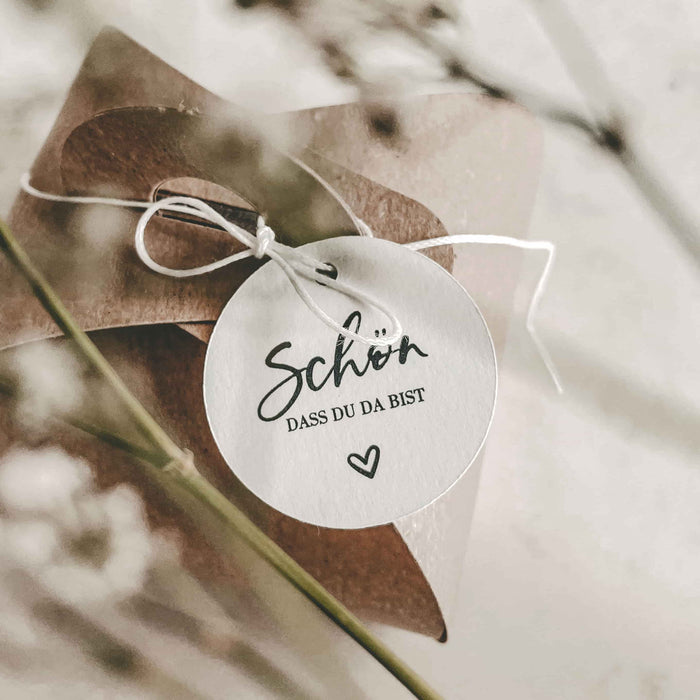 Gastgeschenk Idee: Gewürzgläser mit einer Schleife zu jedem Anlass