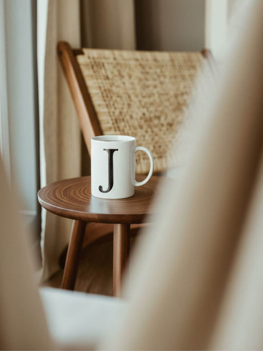 Buchstabe J - Keramiktasse