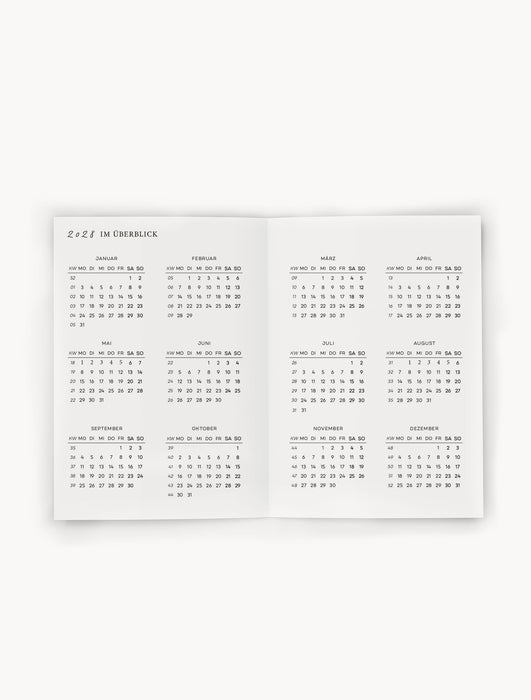 Monatskalender 2027 A5 | Kleine Momente. Große Geschichten