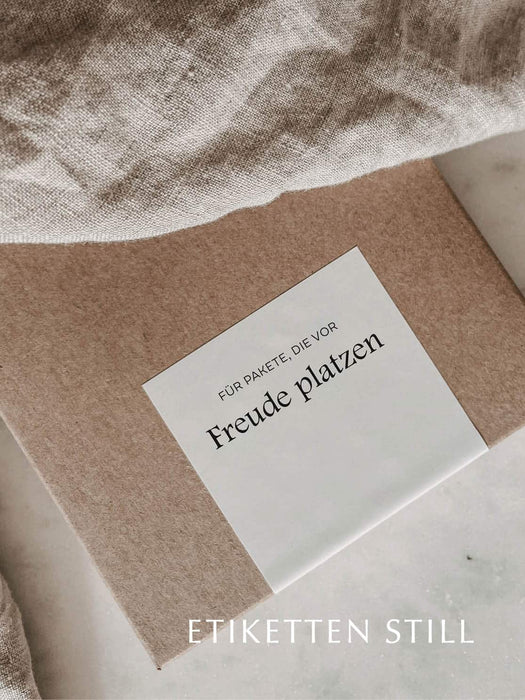 Verschlussetikett Für Pakete die vor Freude platzen Weiß | 6x8cm