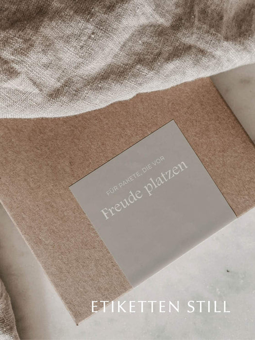 Verschlussetikett Für Pakete die vor Freude platzen Greige | 6x8cm